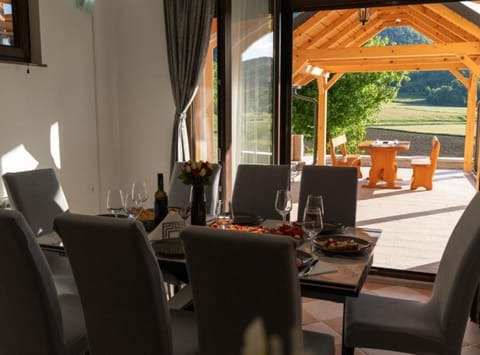 Villa (Three Bedroom Villa) | Dining room