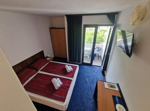 Double Room (Double room with Balcony) | 4 bedrooms, cribs (surcharge)