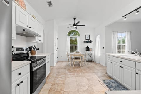 House | Private kitchen | Full-size fridge, microwave, oven, stovetop