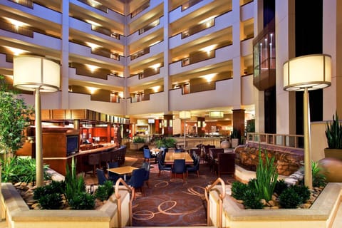 Lobby lounge