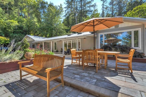 Welcome to Hilltop Hideaway, a permaculture oasis in the heart of west Sonoma County. 