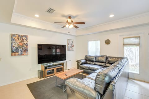Gainesville Vacation Rental | 2BR | 2.5BA | 1,388 Sq Ft | Stairs Required