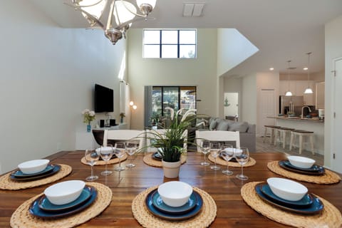 House | In-room dining