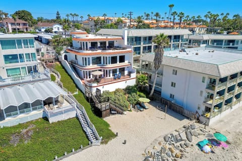 Welcome to Beachfront Paradise!