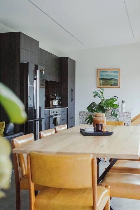 Kitchen and dining area.