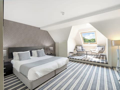 Family Double Room | Premium bedding, desk, laptop workspace, blackout drapes