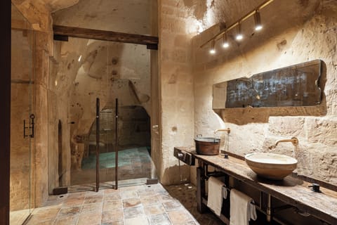 Luxury Suite, 1 King Bed, Private Pool | Premium bedding, minibar, in-room safe, free WiFi