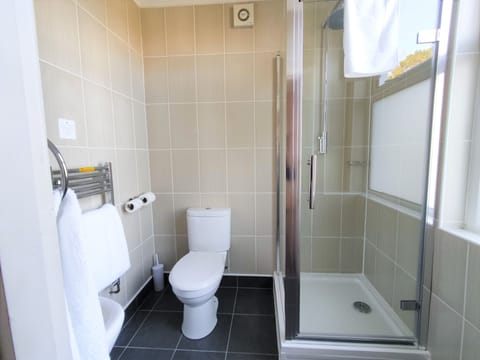 Family Room | Bathroom | Hair dryer, towels