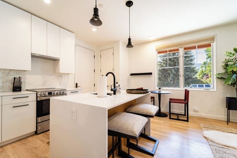 Enjoy casual dining at the kitchen counter.