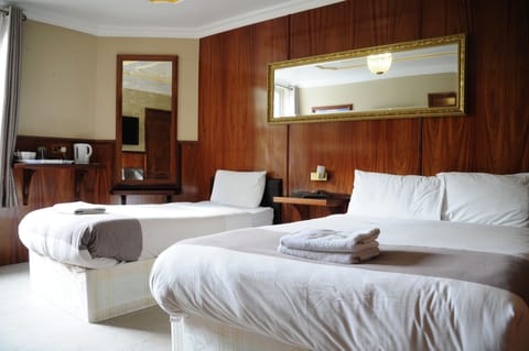 Twin Room | Free WiFi, bed sheets