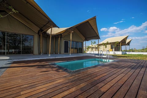 Sanctuary Tent | In-room safe, iron/ironing board, rollaway beds, free WiFi