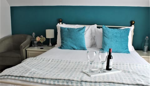 Standard Double Room, Ensuite (Room 8) | Premium bedding, iron/ironing board, free WiFi, bed sheets