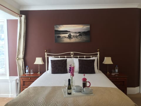 Premium Double Room, 1 King Bed, Ensuite, Garden View (Room 1) | Premium bedding, iron/ironing board, free WiFi, bed sheets
