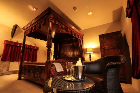 Luxury Double Room, Mountain View, Mountainside (Chagford) | Egyptian cotton sheets, premium bedding, pillowtop beds, desk