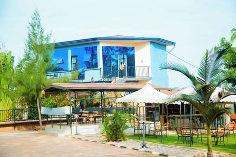 Deluxe Room, Balcony, City View | Blackout drapes, WiFi (free)