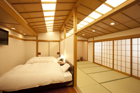 Japanese Western Style Room, Non Smoking | In-room safe, desk, WiFi (free), bed sheets