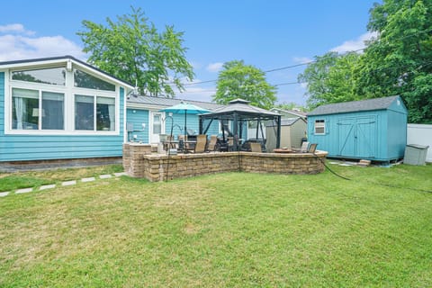 Look at this outdoor "Oasis"!!!