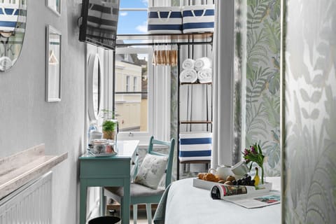 Double Room, Ensuite (Small) | Free WiFi, bed sheets