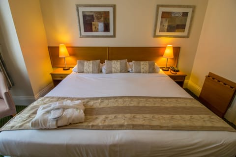 Executive Super King | Premium bedding, desk, laptop workspace, blackout drapes