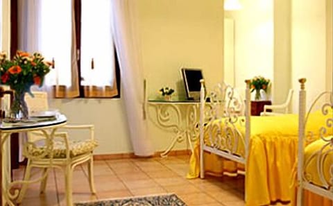 Classic Double Room | Bed sheets