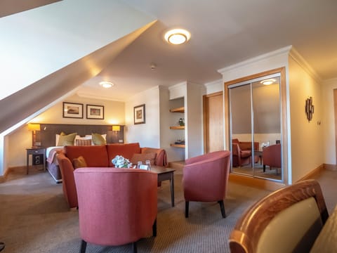 Junior Room | Desk, iron/ironing board, free WiFi, bed sheets