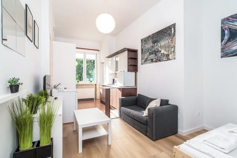 Economy Apartment, Garden View | Iron/ironing board, free WiFi