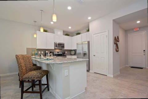 House | 4 bedrooms, high-speed internet
