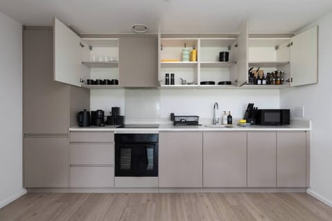 71658648-0a33-48db-9abb-429eb0c0f629