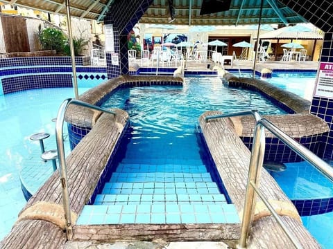 5 outdoor pools