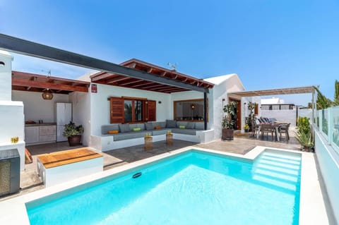 Villa Tina image