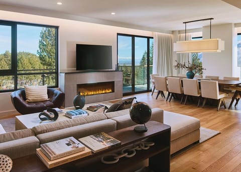 Penthouse, 5 Bedrooms, Pets Not Allowed (Residence, 4 King Beds and 1Bunk Bed) | Living area