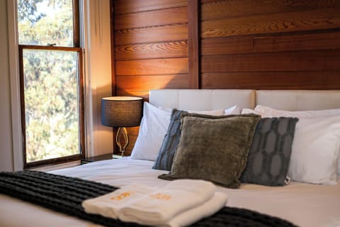 Deluxe Townhome, Garden View | Room amenity