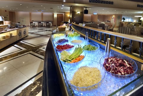 Daily buffet breakfast for a fee