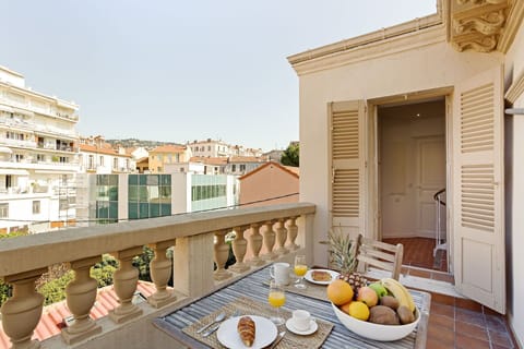Balcony / Terrace / Patio