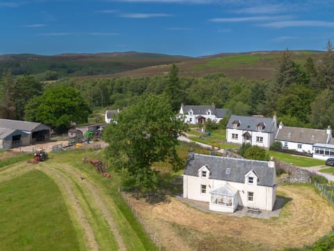 Mountainous Landforms, Green, Hill, Natural Landscape, Grassland, Highland, Mountain, Landscape, Plain, Ecoregion