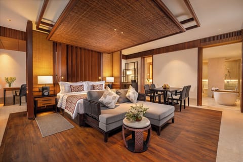 Junior Suite | In-room safe, desk, iron/ironing board, free WiFi