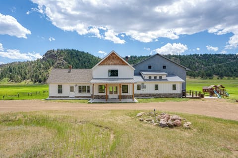 House (5 Bedrooms) | Front of property