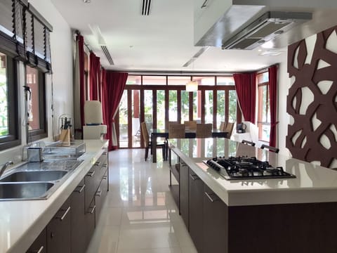 Luxury Villa | Private kitchen | Fridge, microwave, oven, stovetop