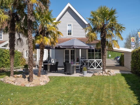 House | Outdoor dining