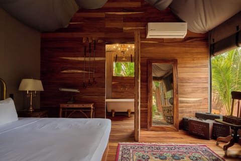 Deluxe Tent, 1 King Bed, Garden View | Minibar, free WiFi, bed sheets