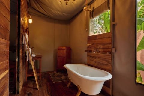 Deluxe Tent, 1 King Bed, Garden View | Bathroom | Shower, free toiletries, towels, soap