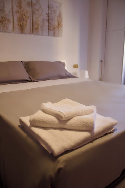Blackout drapes, iron/ironing board, free WiFi