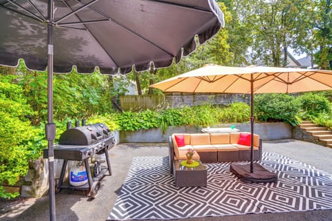 Schenectady Vacation Rental | 3BR | 1BA | Stairs to Access | 800 Sq Ft