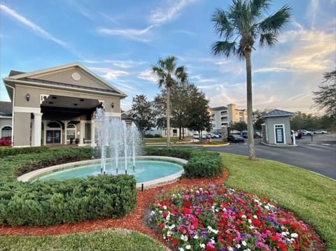 Beautiful Entrance/Gated community