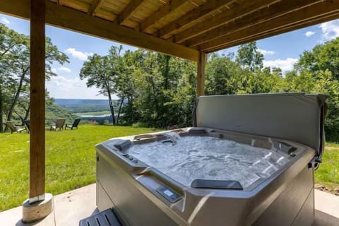Hot Tub (1)