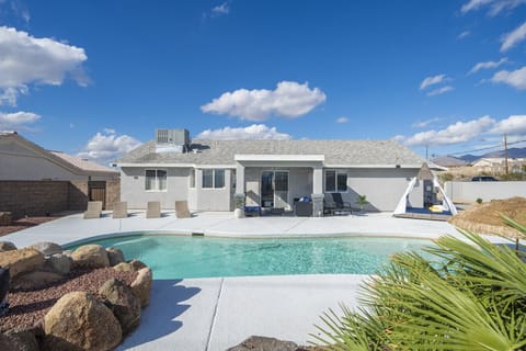 Resort style yard