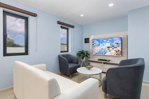 BRAND NEW 4BR3.5BA w/Private Pool ~ Great Location (29791)