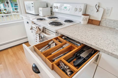 Fully stocked kitchen with all the essentials to make a great meal!