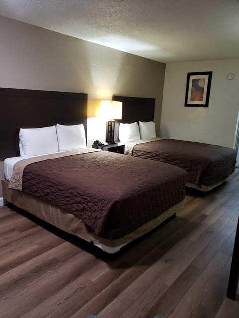 Double Room, Smoking | Desk, blackout drapes, iron/ironing board, free WiFi