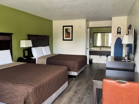 Double Room, Non Smoking | Desk, blackout drapes, iron/ironing board, free WiFi